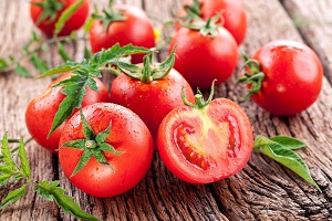 Bật mí cách trị mụn bằng cà chua cực dễ thực hiện