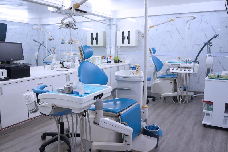 Có trang thiết bị tiện nghi, hiện đại trồng răng tại nha khoa